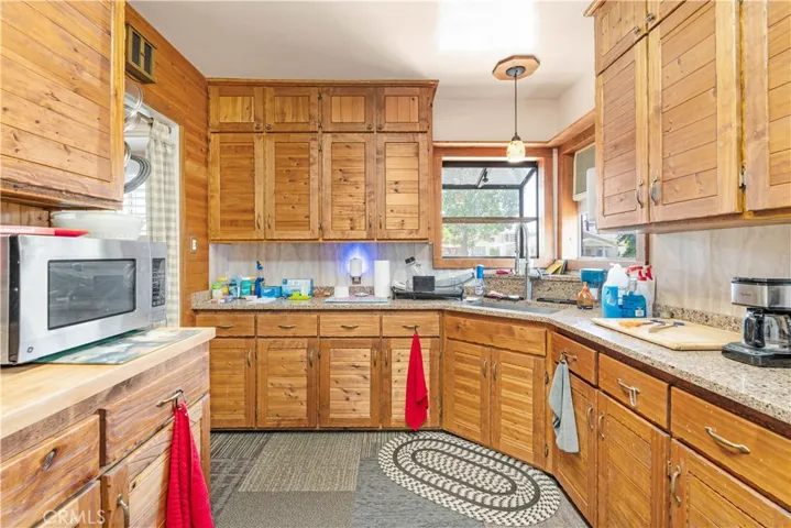 515 N Mariposa Street, Burbank, California 91506