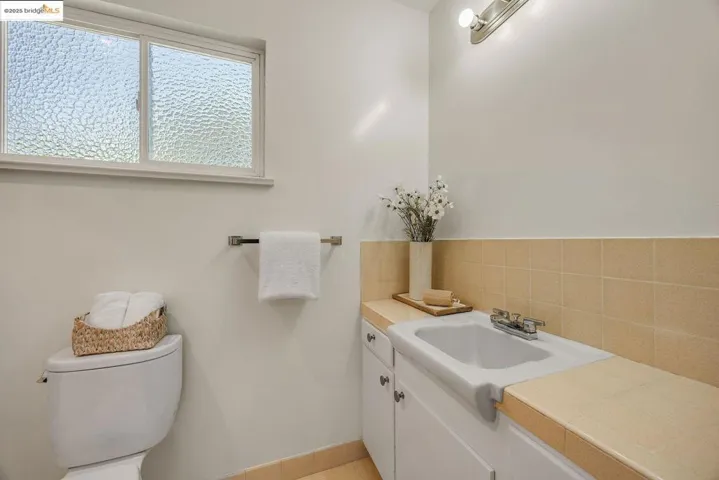 317 Victoria Street, El Cerrito, California 94530