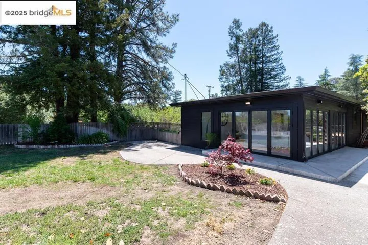 7766 Mirabel Rd, Forestville, California 95436