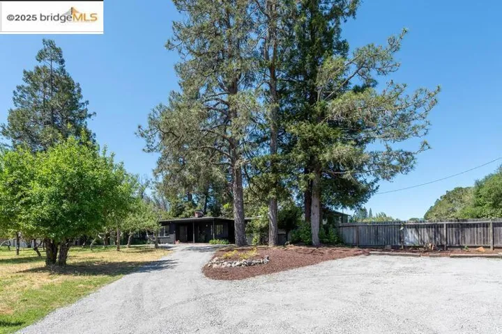 7766 Mirabel Rd, Forestville, California 95436