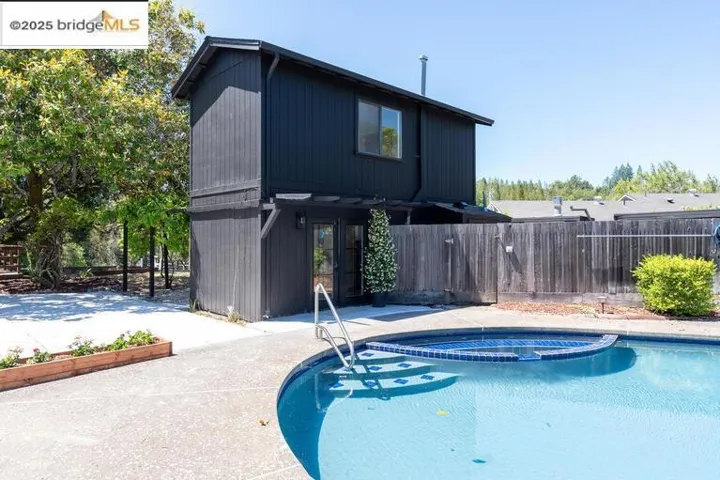 7766 Mirabel Rd, Forestville, California 95436