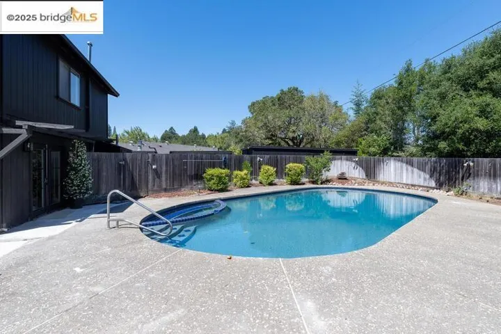 7766 Mirabel Rd, Forestville, California 95436