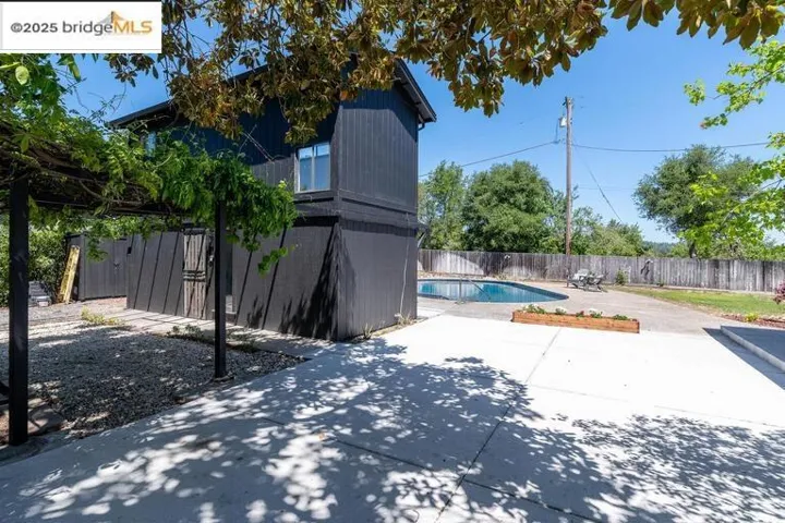 7766 Mirabel Rd, Forestville, California 95436