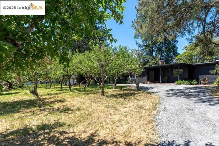 7766 Mirabel Rd, Forestville, California 95436