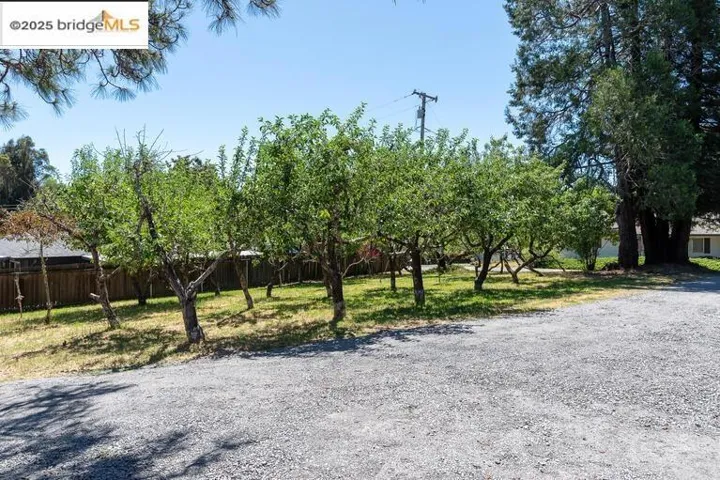7766 Mirabel Rd, Forestville, California 95436