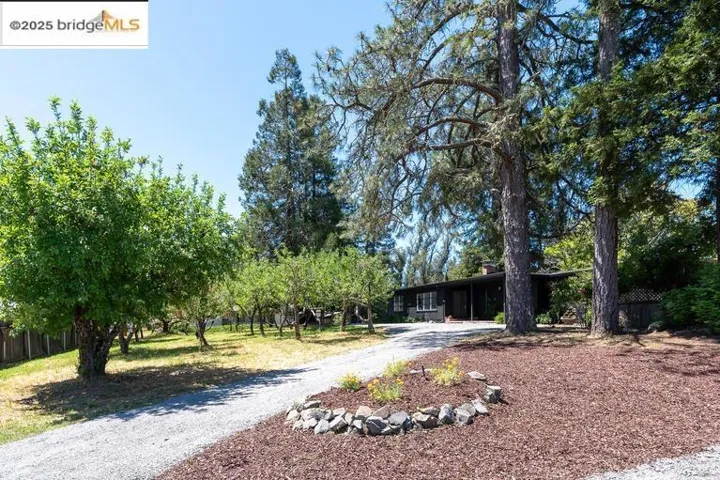 7766 Mirabel Rd, Forestville, California 95436