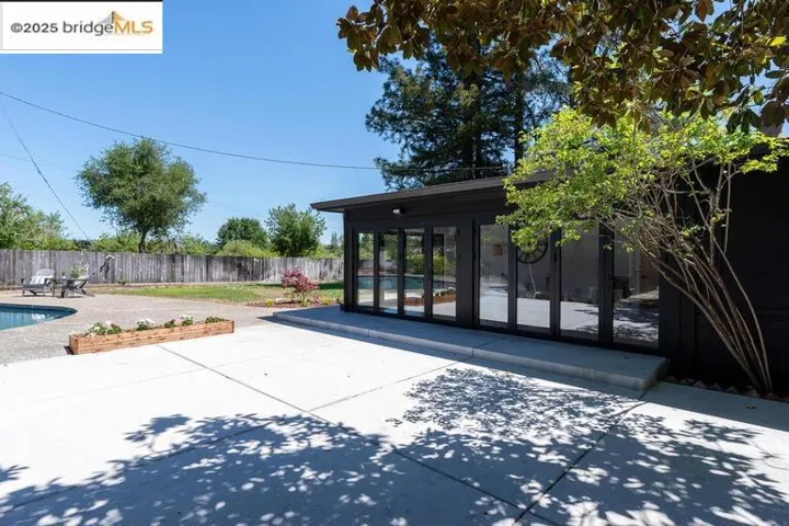 7766 Mirabel Rd, Forestville, California 95436