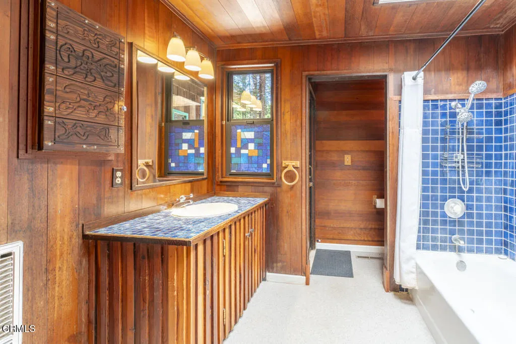 Cabin Bathroom