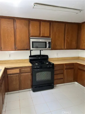 27 Dartmouth 26, Irvine, California 92612
