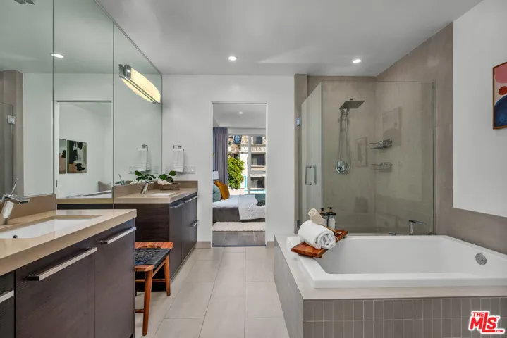 855 N Croft Avenue 309, Los Angeles, California 90069