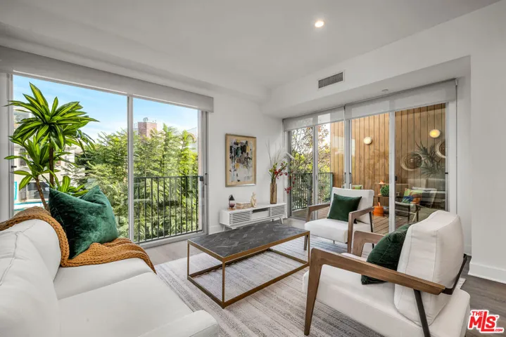 855 N Croft Avenue 309, Los Angeles, California 90069