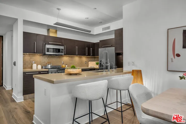 855 N Croft Avenue 309, Los Angeles, California 90069