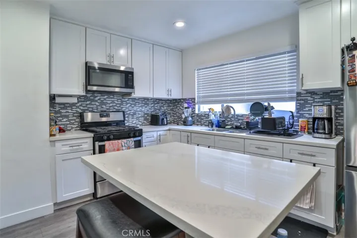 6060 La Prada Street, Los Angeles, California 90042