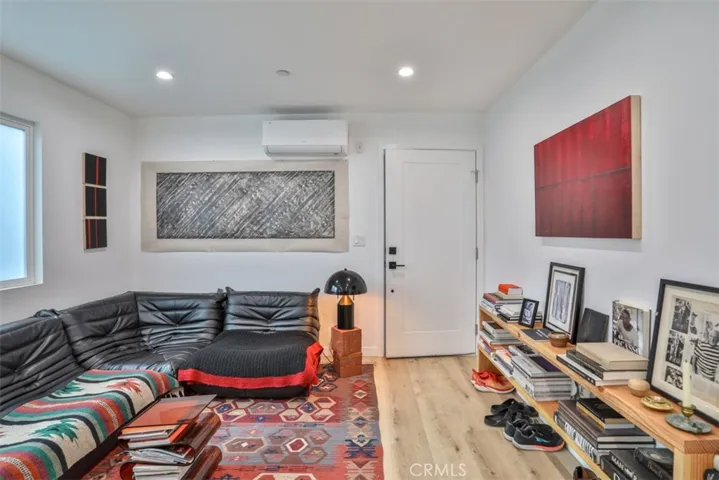 6060 La Prada Street, Los Angeles, California 90042