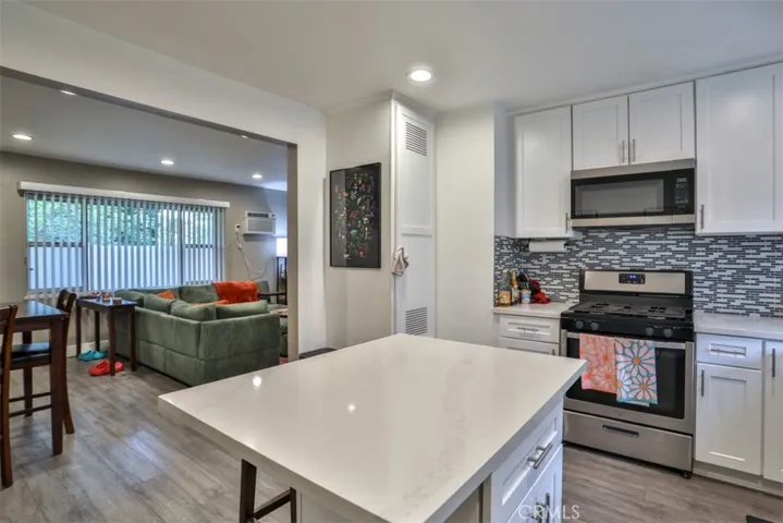 6060 La Prada Street, Los Angeles, California 90042