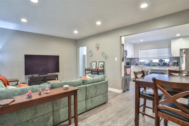 6060 La Prada Street, Los Angeles, California 90042