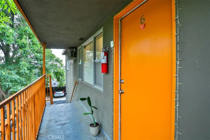 6060 La Prada Street, Los Angeles, California 90042