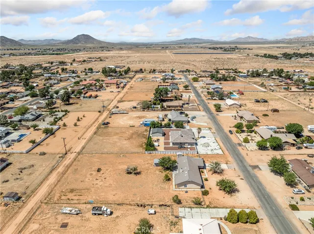 15464 Erie Road, Apple Valley, California 92307