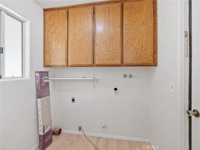 15464 Erie Road, Apple Valley, California 92307