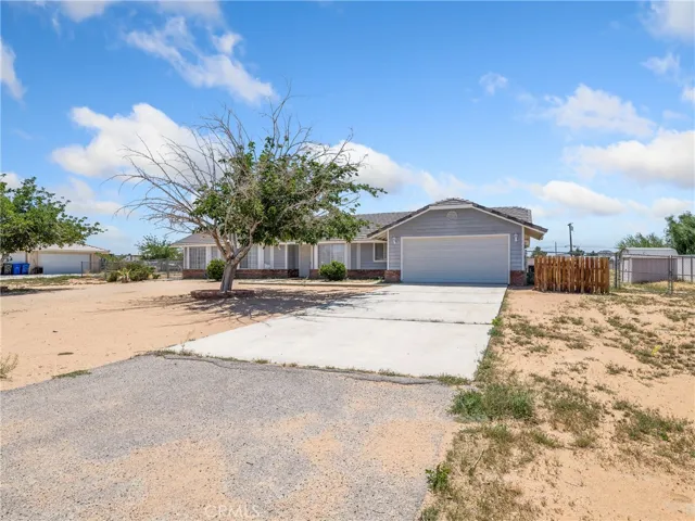 15464 Erie Road, Apple Valley, California 92307