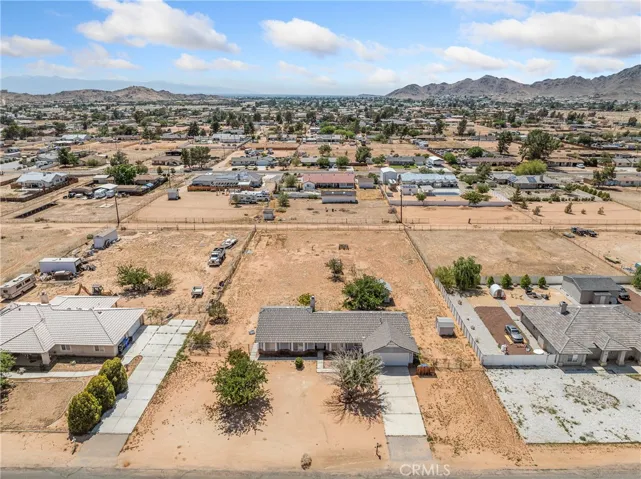 15464 Erie Road, Apple Valley, California 92307