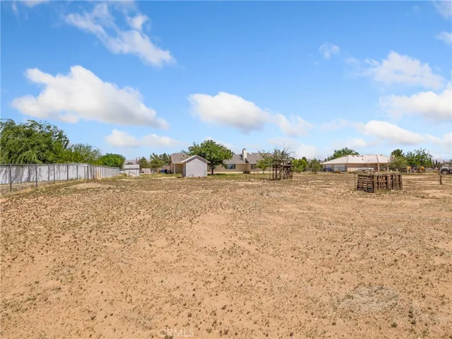 15464 Erie Road, Apple Valley, California 92307