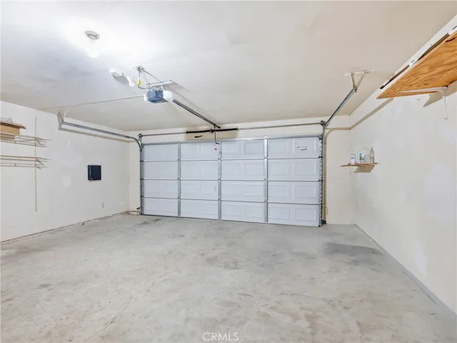 15464 Erie Road, Apple Valley, California 92307