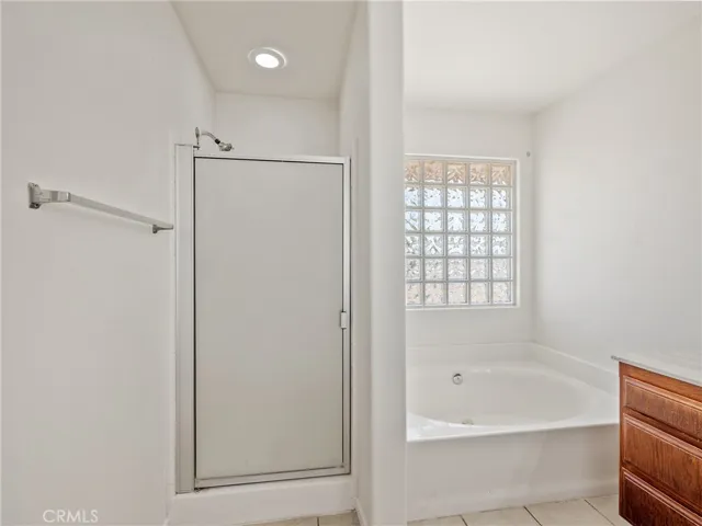 15464 Erie Road, Apple Valley, California 92307