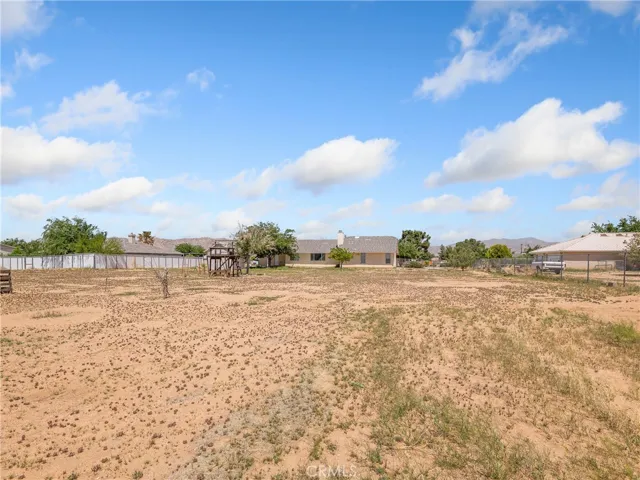 15464 Erie Road, Apple Valley, California 92307