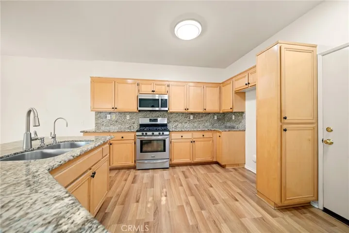 594 Yarrow Drive, Simi Valley, California 93065