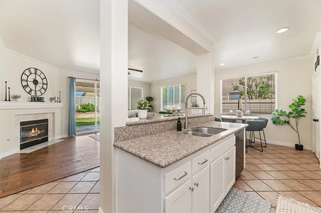 24320 Calle Estancia, Murrieta, California 92562 home-pic-16