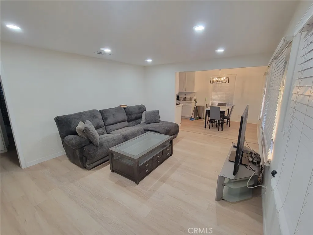 11702 Rockwall Street, Lakewood, California 90715, 3 Bedrooms Bedrooms, ,2 BathroomsBathrooms,Residential,For Sale,Rockwall,DW25114030
