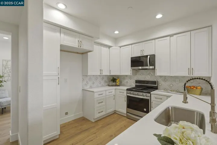 2575 Edgewater Drive, Santa Rosa, California 95407-4588