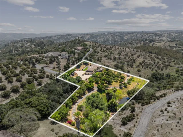 3520 Canonita Drive, Fallbrook, California 92028