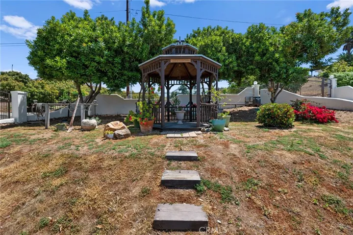 3520 Canonita Drive, Fallbrook, California 92028