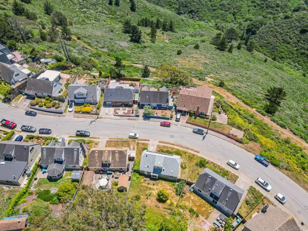 720 Lockhaven Drive, Pacifica, California 94044 home-pic-39