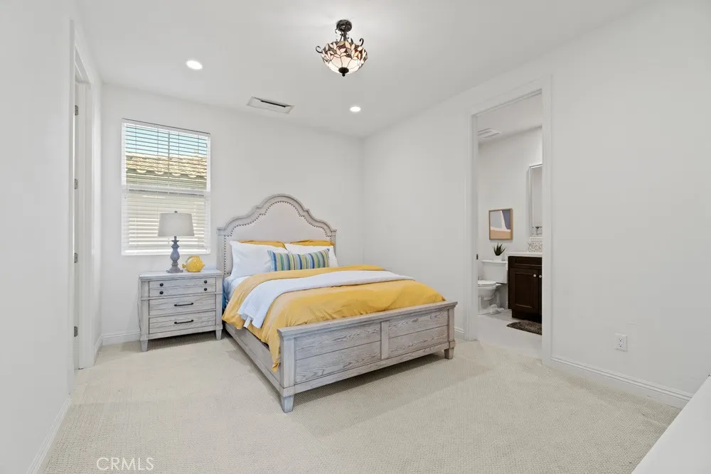 117 Cruiser, Irvine, California 92618 home-pic-46