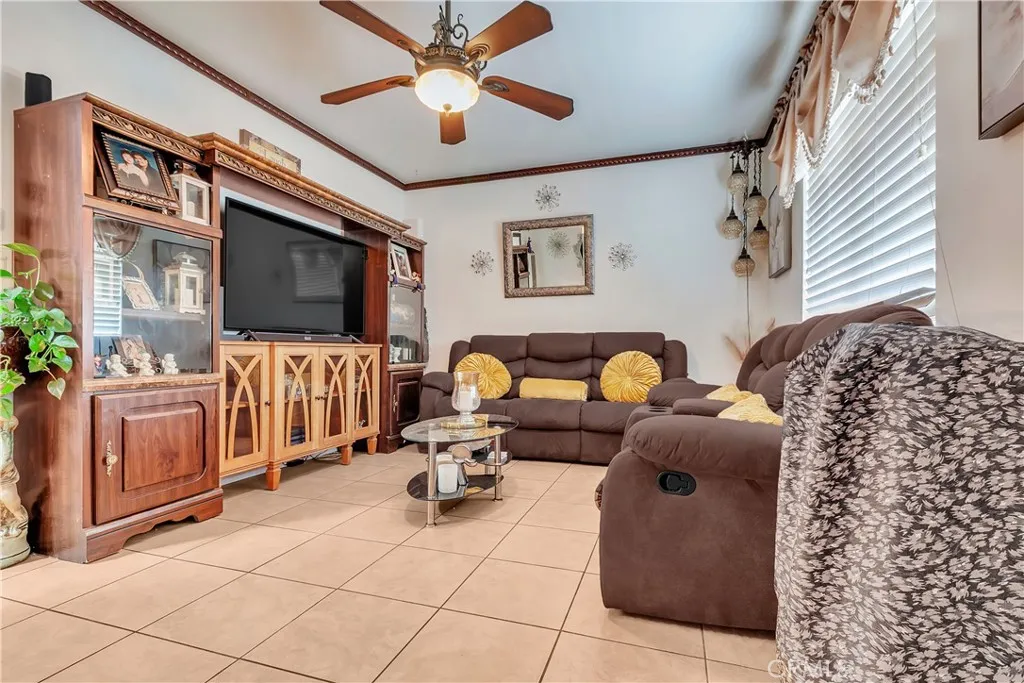 5231 Clara Street, Cudahy, California 90201 home-pic-2