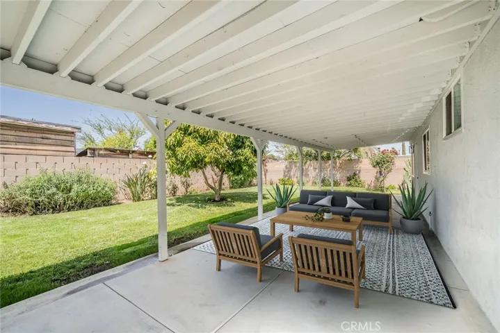 424 E Rialto Avenue, Rialto, California 92376