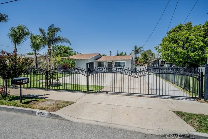 424 E Rialto Avenue, Rialto, California 92376