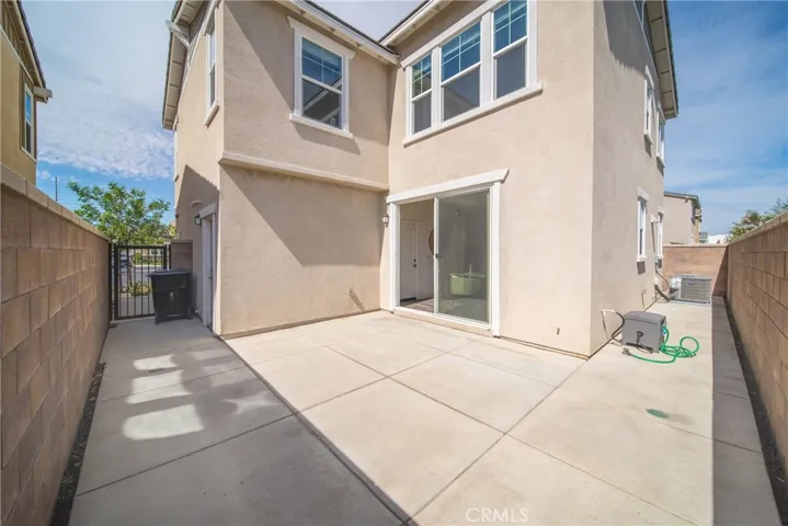 16725 Petrus Lane, Fontana, California 92336