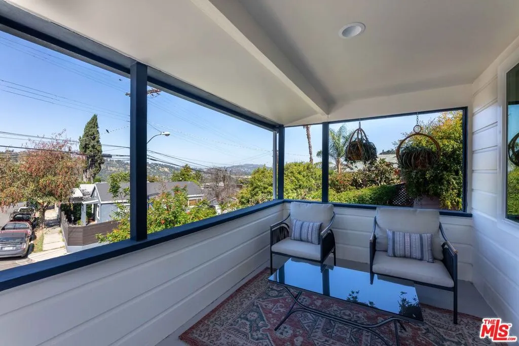 625 Isabel Street, Los Angeles, California 90065 home-pic-2