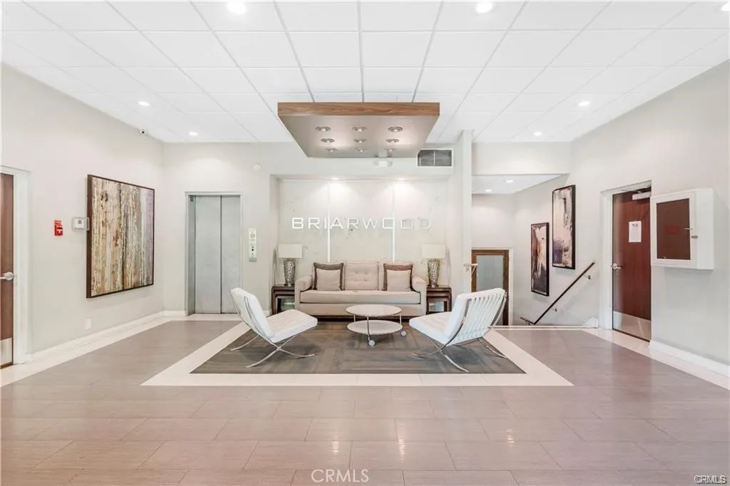 1745 Camino Palmero Street 107, Los Angeles, California 90046 home-pic-12