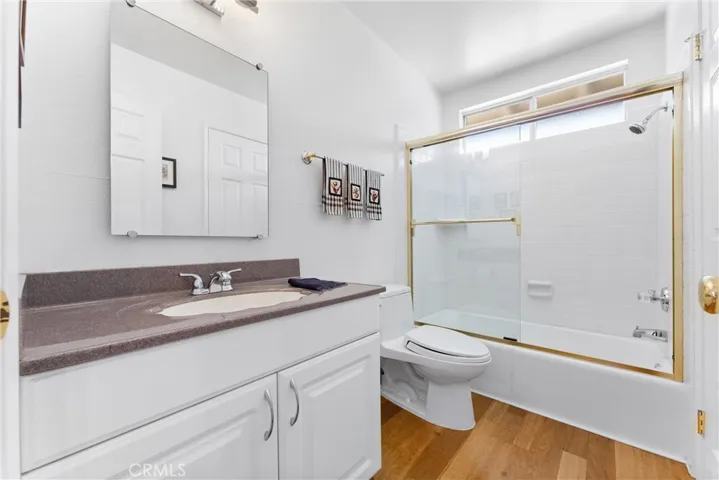 jack and jill bathroom
