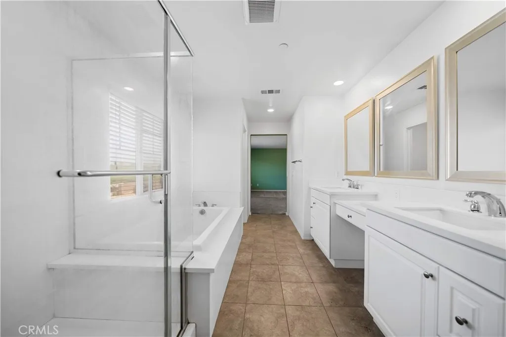 11877 Crossbill Way, Jurupa Valley, California 91752 home-pic-25