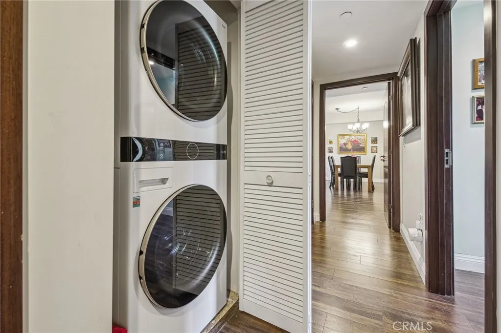 11218 Camarillo Street 305, Toluca Lake, California 91602 home-pic-21