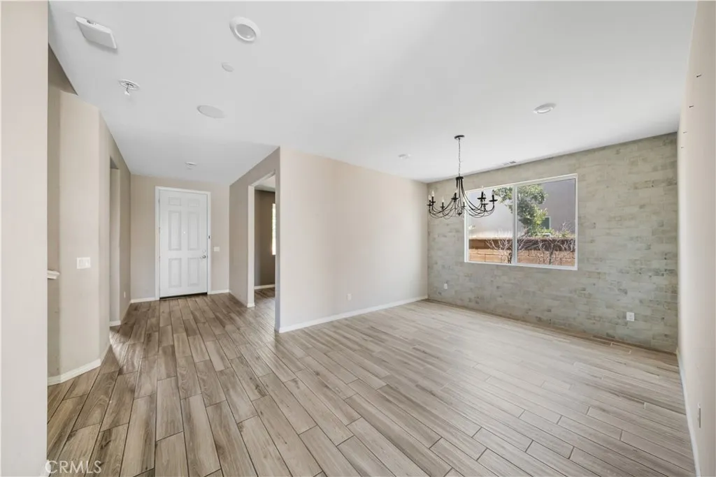 11836 Crossbill Way, Jurupa Valley, California 91752 home-pic-3