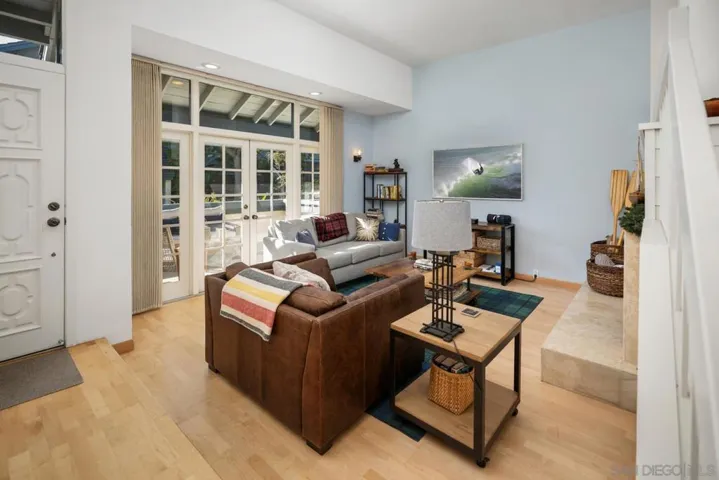 3177 Morning Way, La Jolla, California 92037