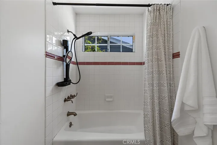 371 Peralta Avenue, Long Beach, California 90803