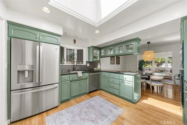 371 Peralta Avenue, Long Beach, California 90803